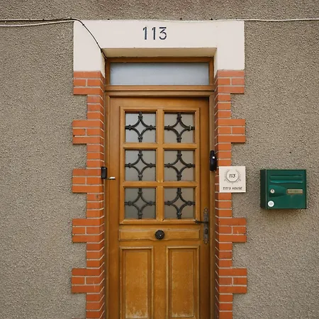 Dom wakacyjny Titi's House Townhouse & *