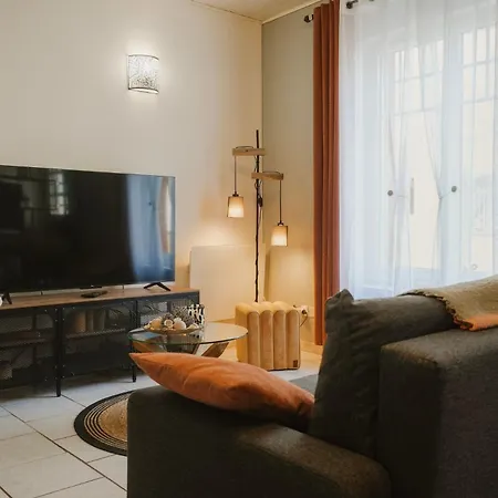 Pensjonat Titi's House Townhouse & 3*